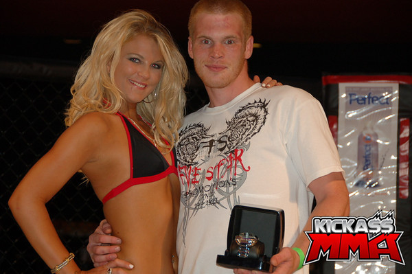 Click here to see even more MMA Babes!